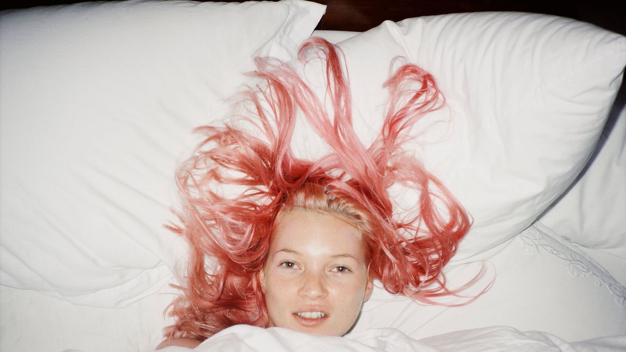 10. Juergen Teller Young Pink Kate London 1998 c Juergen Teller All Rights Reserved 2