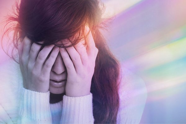 122833