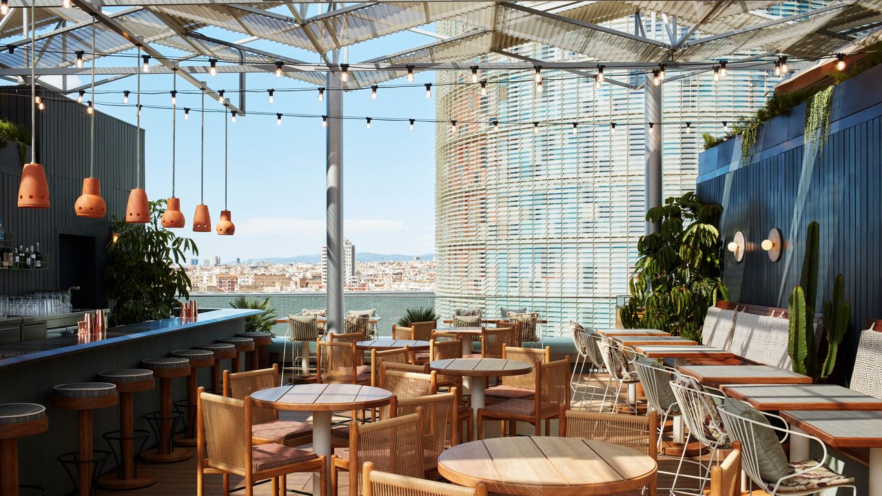 Tope hoxton barcelona apr22 pr